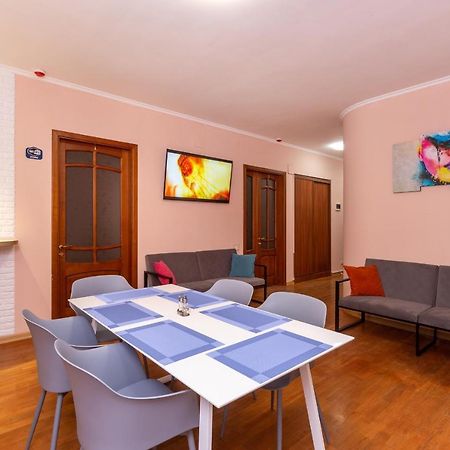 Хостел Friends House Odessa Buitenkant foto