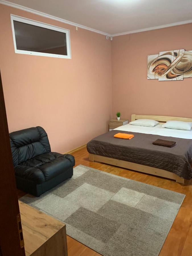 Хостел Friends House Odessa Buitenkant foto