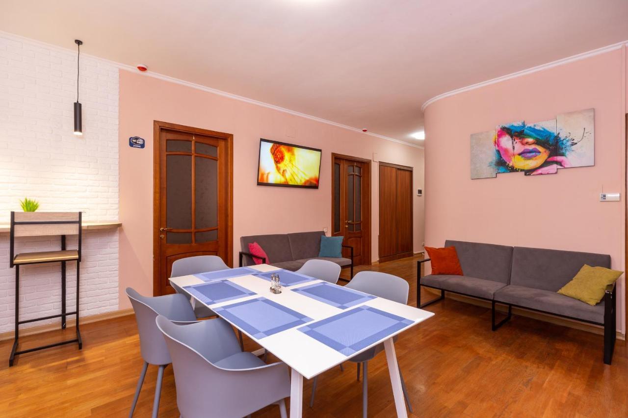Хостел Friends House Odessa Buitenkant foto